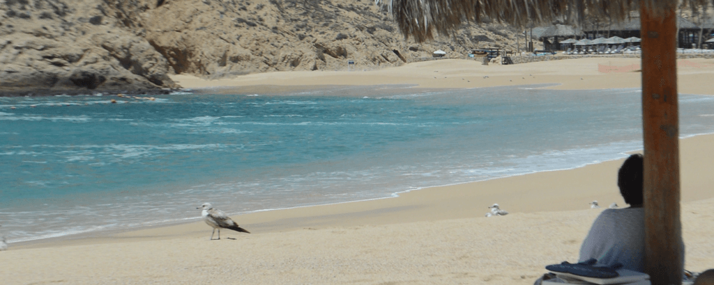 Orilla del Mar en la Playa Santa María en Los Cabos
