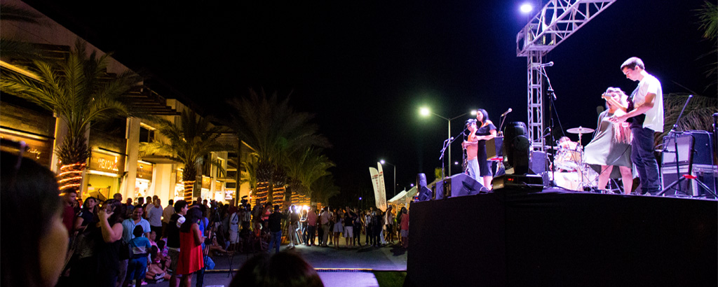 live music performance in fornt of royal solaris los cabos