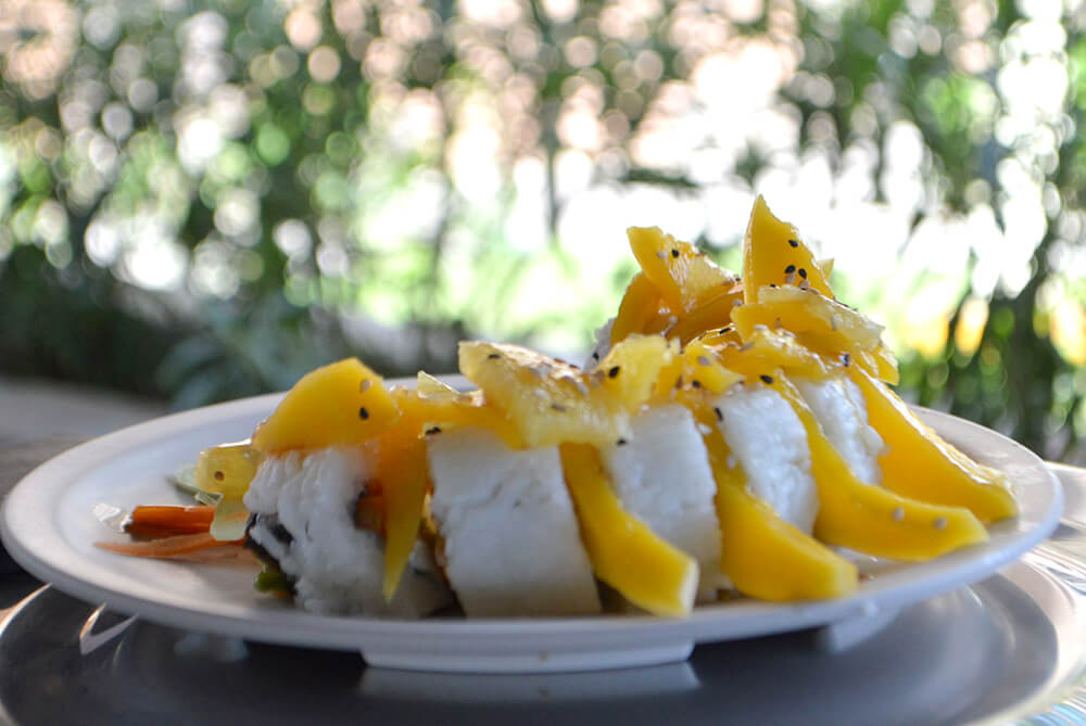 sushi roll with mango